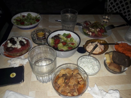 IRIA BEACH CAMPING! Essen - Restaurant 17